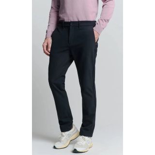 Další novinkou pro pány jsou prodloužené kalhoty Ex ve třech různých barvách. 💯👌 ✔️ strečové chino kalhoty ✔️navržené ve...